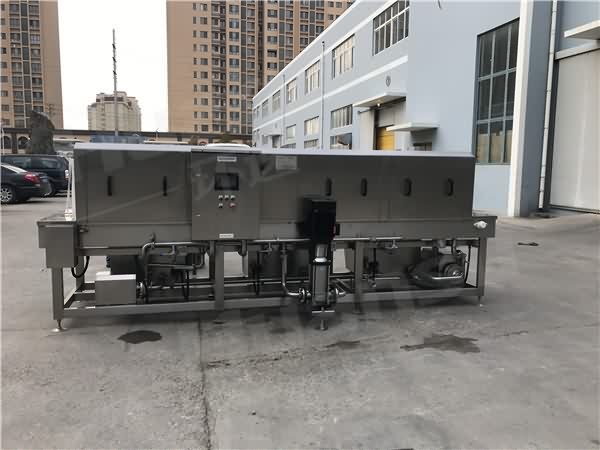 合作塑料筐清洗机 10年研发 服务于食品安全 合作塑料筐清洗机 10年研发 服务于食品安全